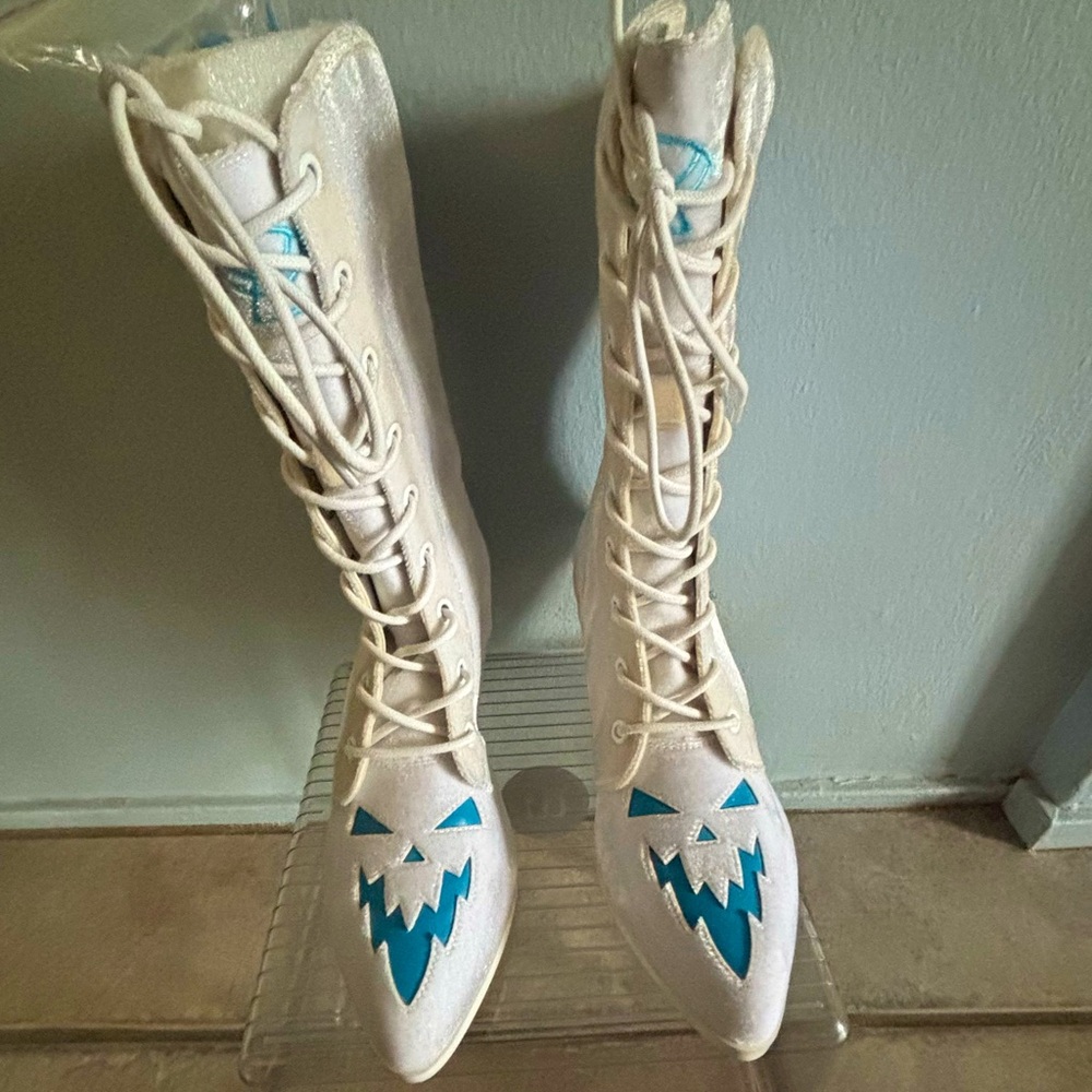 winter dagger jack boots 🩵